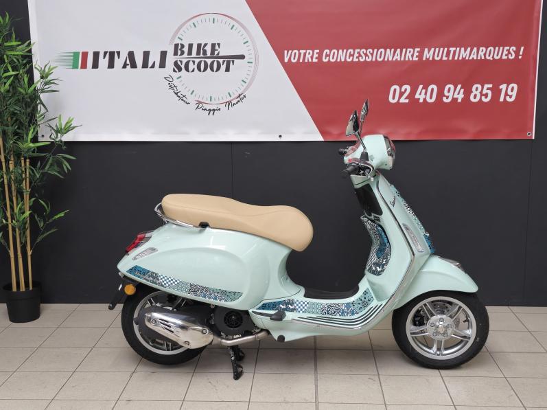 VESPA PRIMAVERA 125 Batik